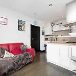 1 Bedroom With Private Roof Terrace London
