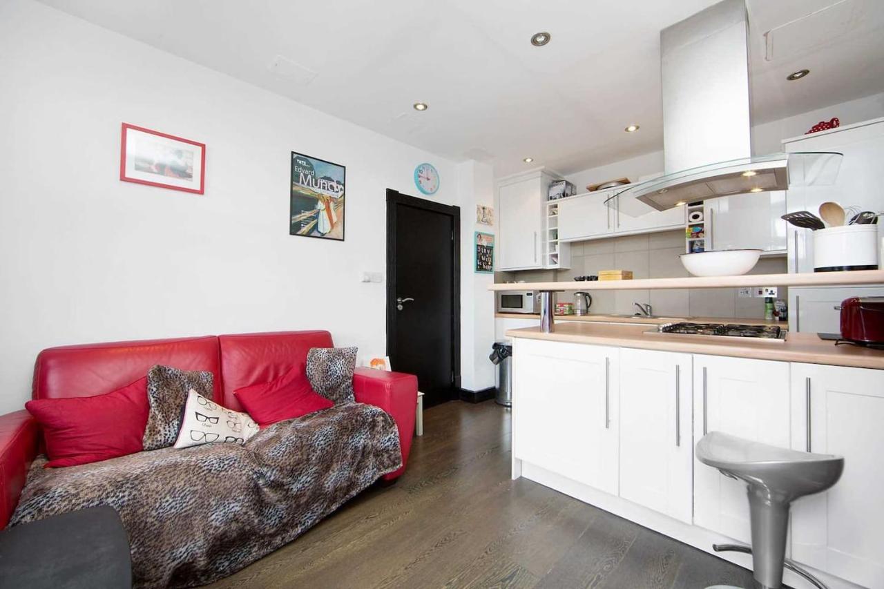 1 Bedroom With Private Roof Terrace *